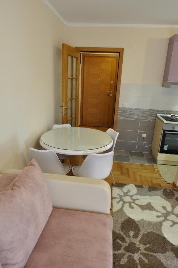 Alex 2 Apartman Vrnjacka Banja Ruang foto